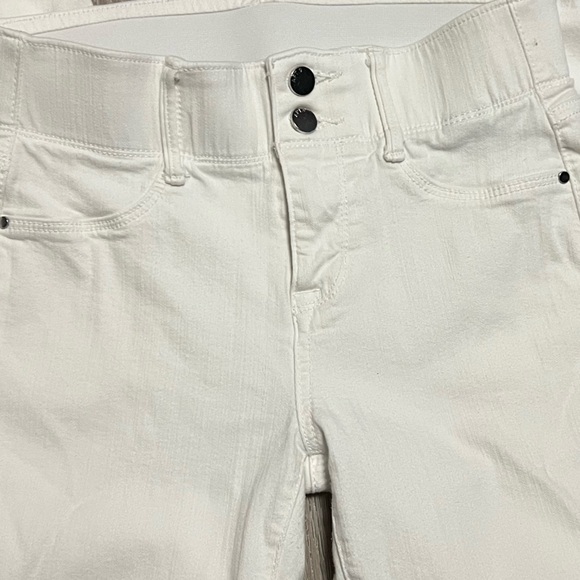 Apt. 9 High Rise White Jeans - Picture 4 of 5